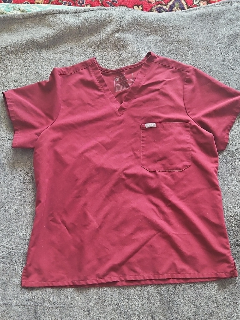 Figs Women Red Scrub Top XLarge. Po 5582.